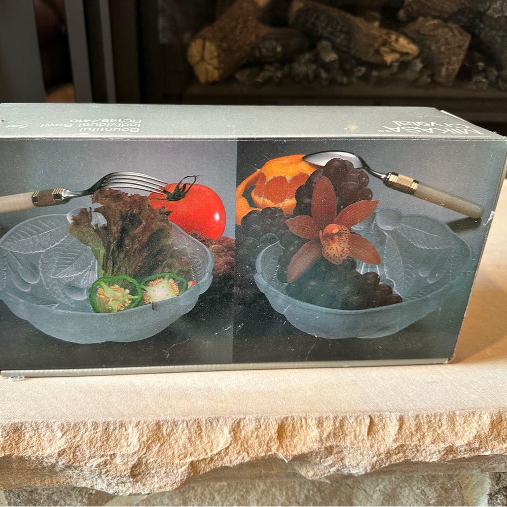 Mikasa Crystal Bountiful Bowl Set Of 4. Original box.  6” across x 2.5” tall.